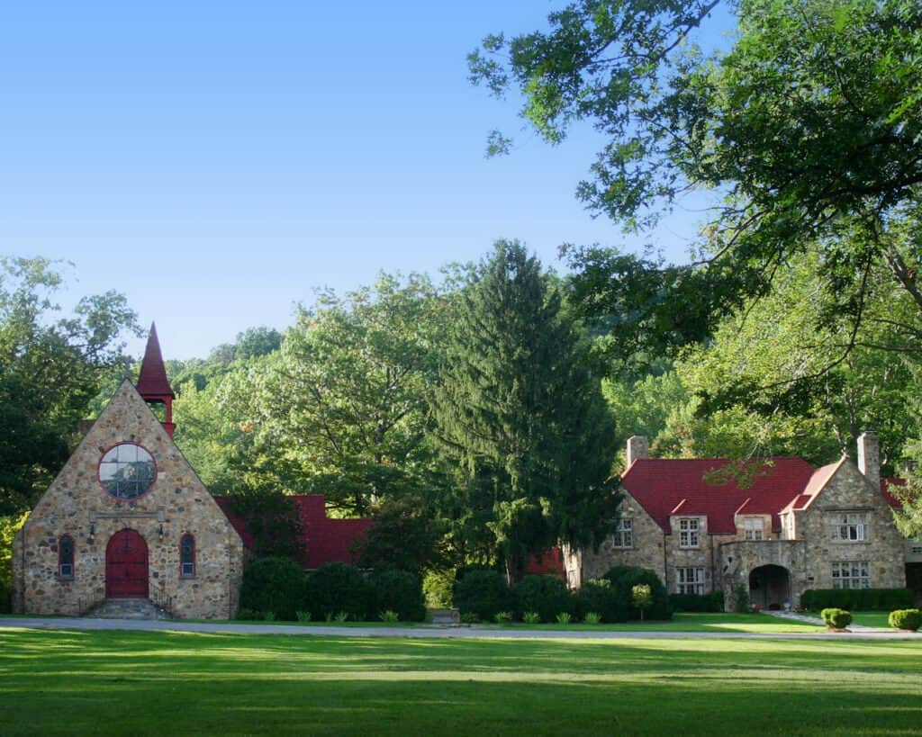 Gibson Chapel and Battle House